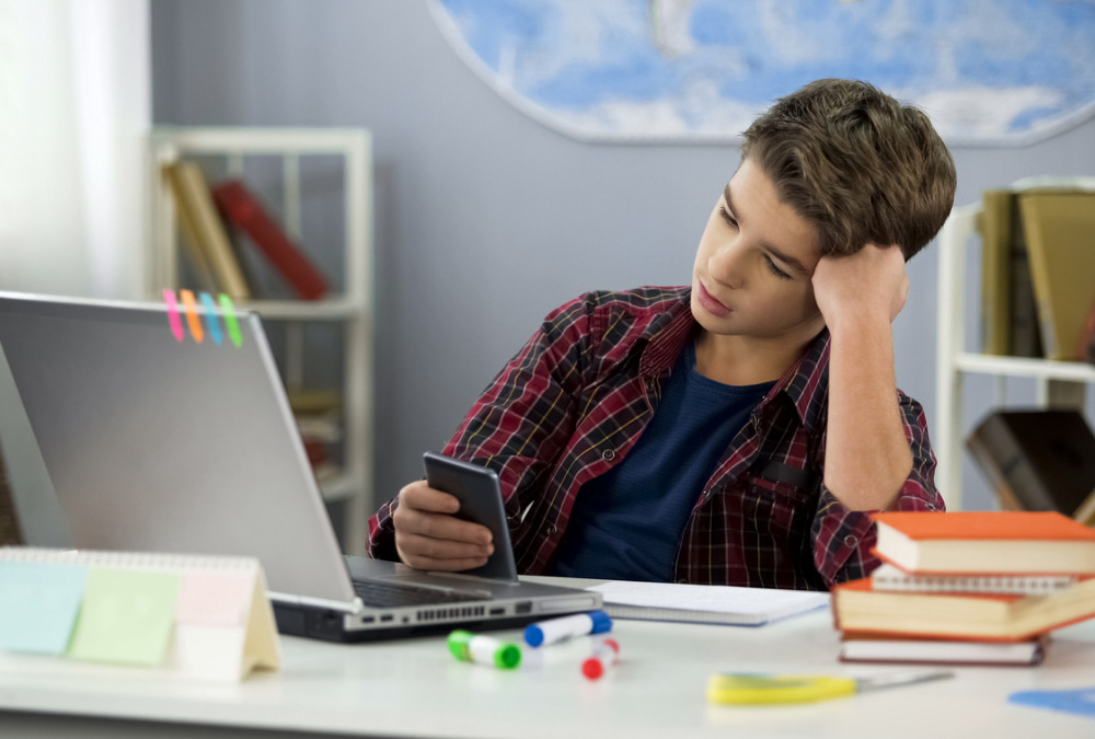 Signs Your Child Is Struggling With Distance Learning and What You Can ...