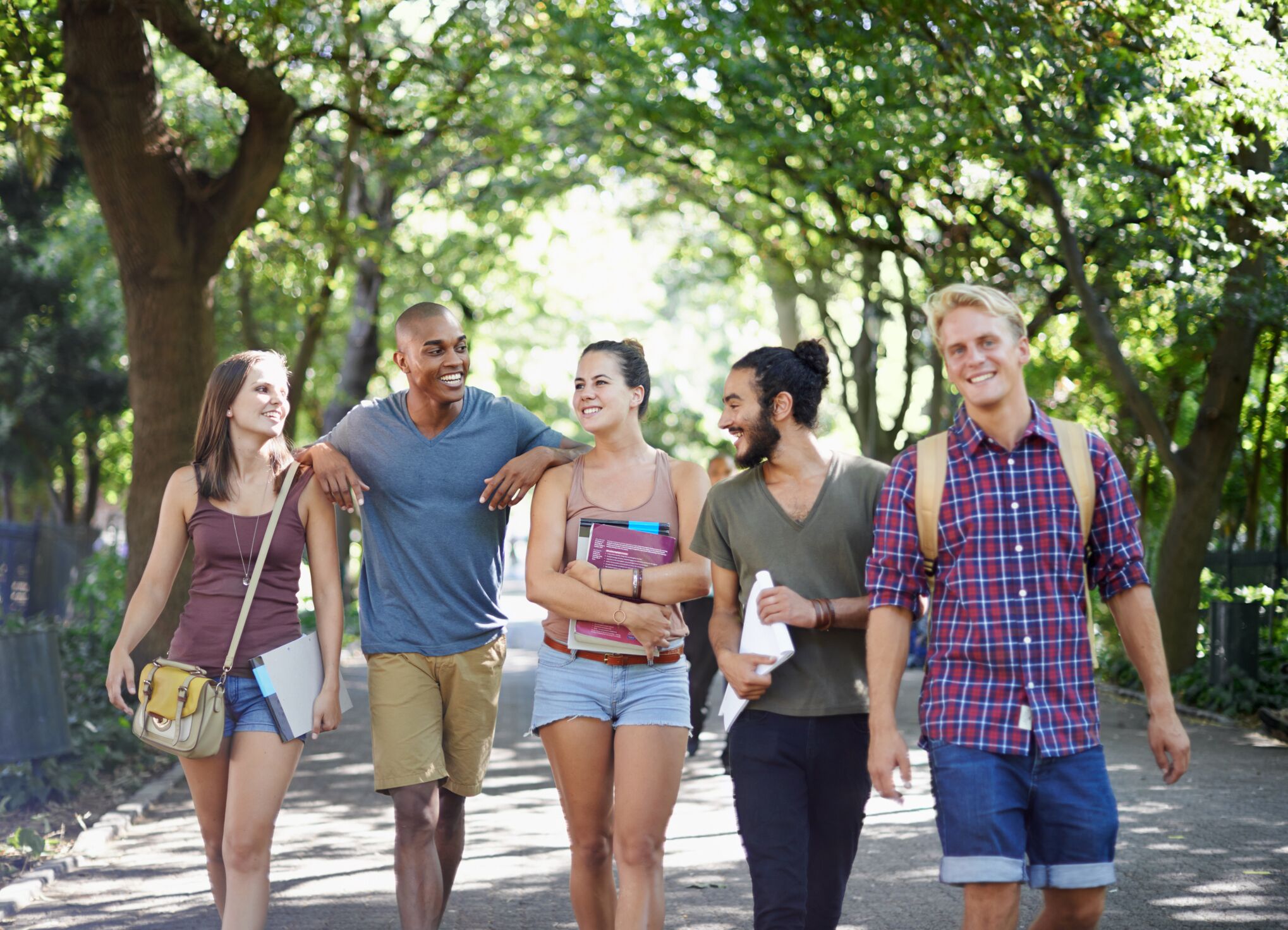 How to Choose a College That’s Right For You: 5 Things to Consider