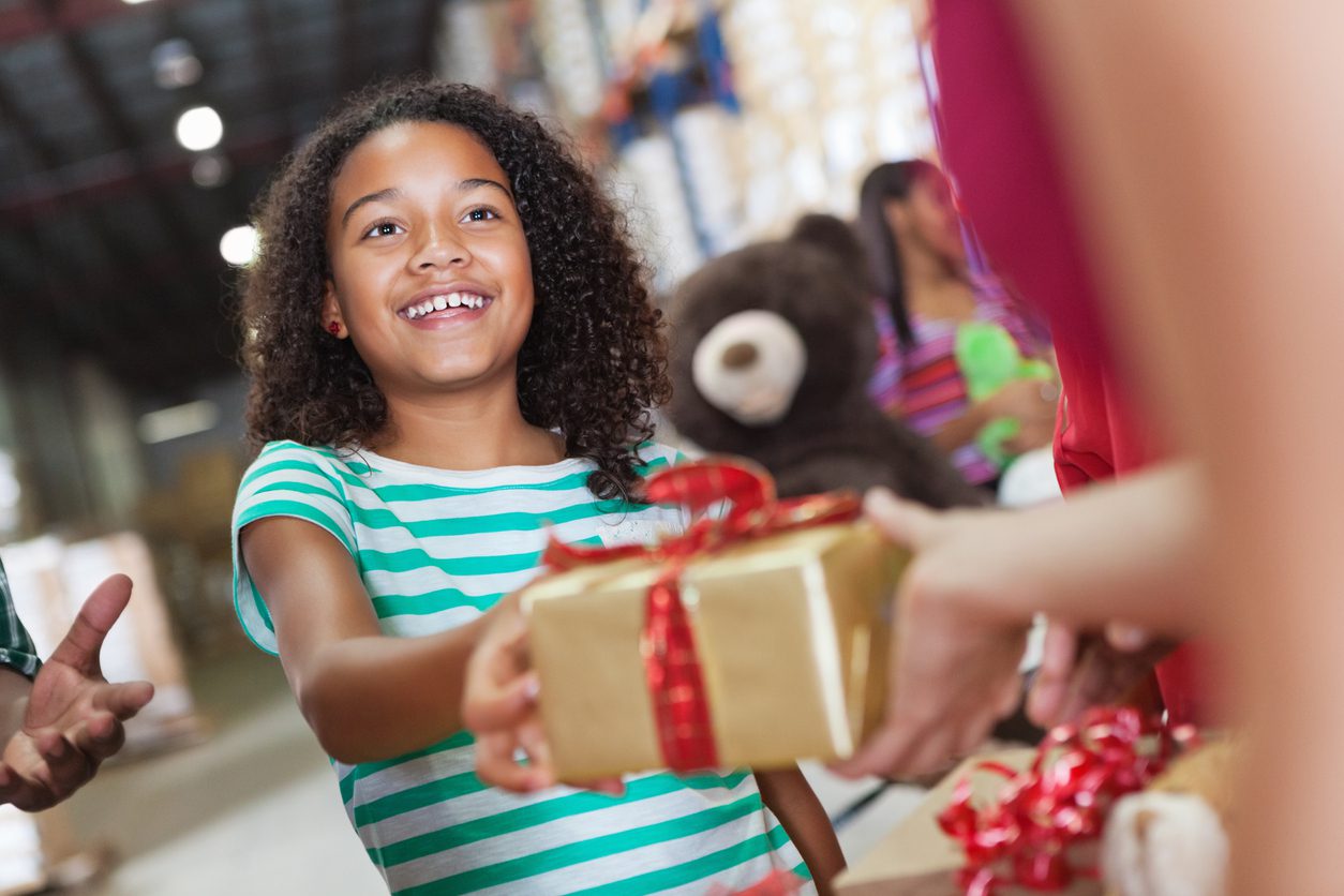 Teaching Kids the Importance of Giving Back During the Holidays